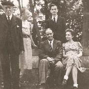 René ALLIOT, thérèse, henri, Pierre et Anne-Marie enceinte de Jean-François