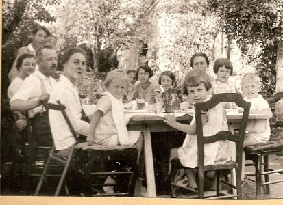 Réunion de famille à Montignac, 1929